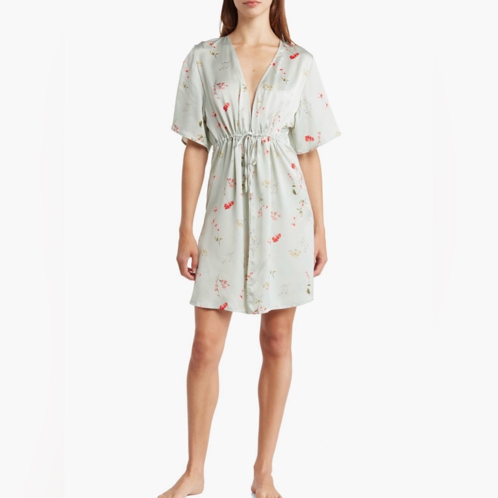KL, Nordstrom Rack Floral Short Tie-Waist Robe in mint Green and Coral